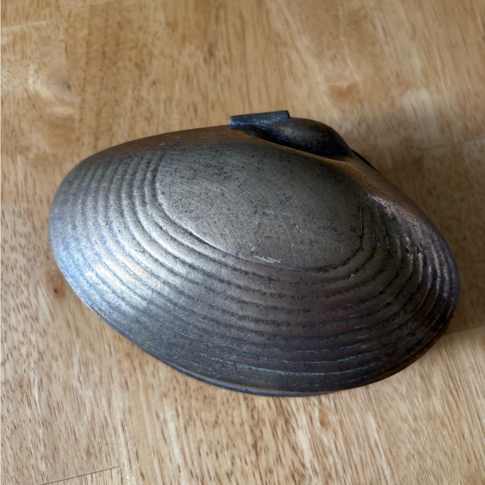 Vintage Mid Century Clam Trinket Box